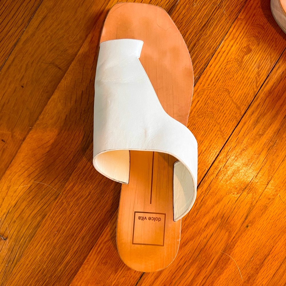 Dolce Vita Asymmetrical/cutout White Sandal - size 8